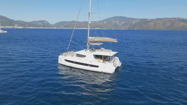 Bali 4.6 - Boatscribe.com