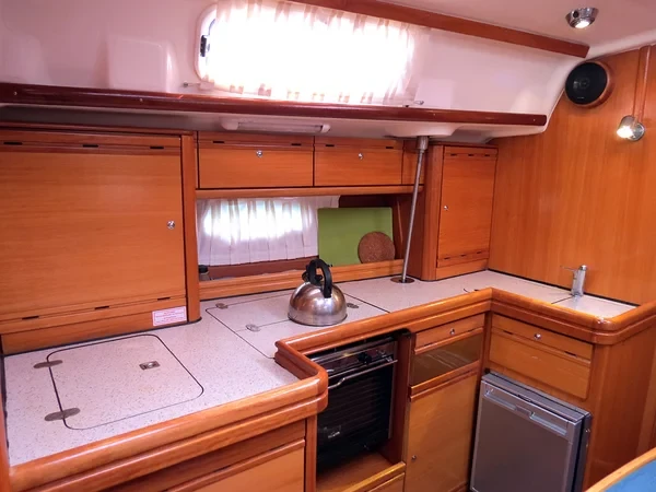 Bavaria 42 Cruiser - Boatscribe.com