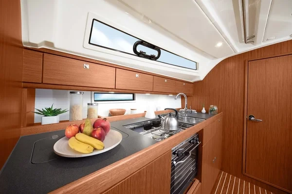 Bavaria 41 - Boatscribe.com