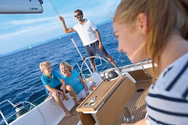 Bavaria 41 - Boatscribe.com