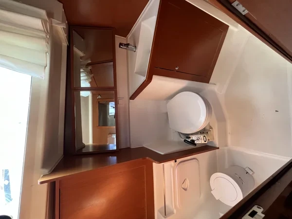 Oceanis 41.1 - Boatscribe.com