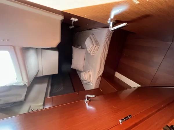 Oceanis 41.1 - Boatscribe.com