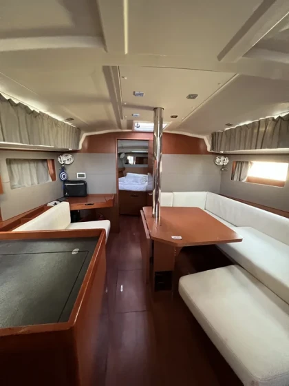 Oceanis 41.1 - Boatscribe.com