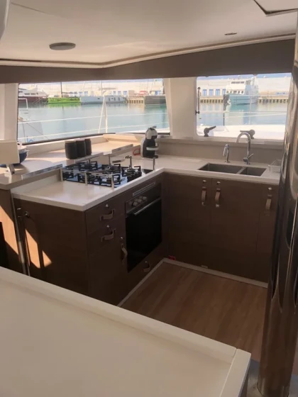 Bali 4.4 - Boatscribe.com