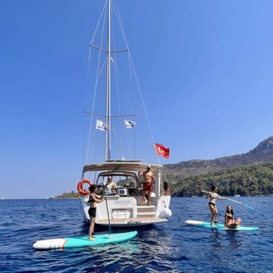 Dufour 430 - Boatscribe.com