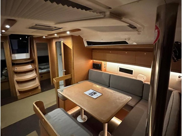 Dufour 430 - Boatscribe.com