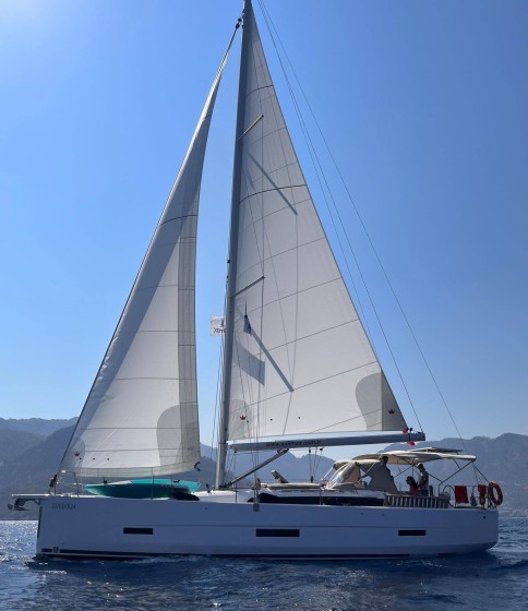Dufour 430 - Boatscribe.com