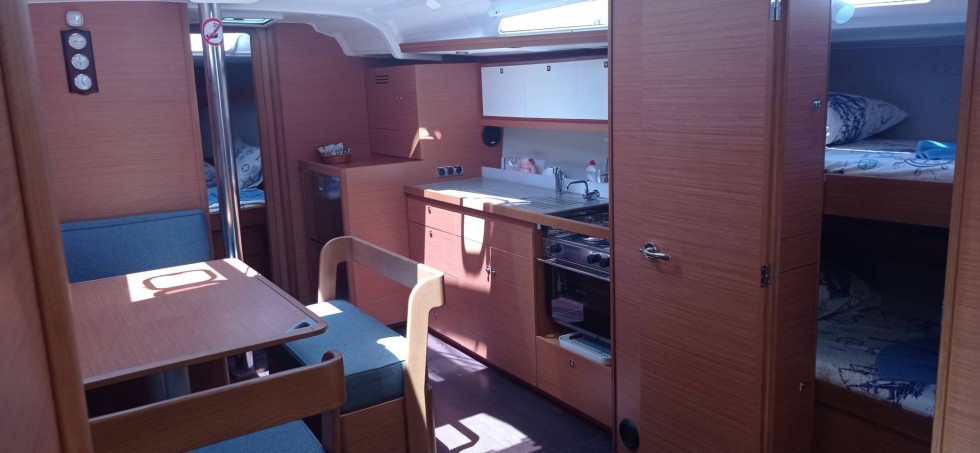 Dufour 430 - Boatscribe.com