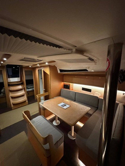 Dufour 430 - Boatscribe.com