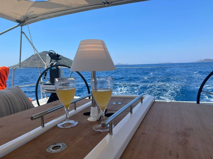 Dufour 430 - Boatscribe.com