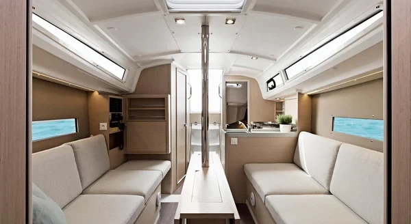 Oceanis 30.1 - Boatscribe.com