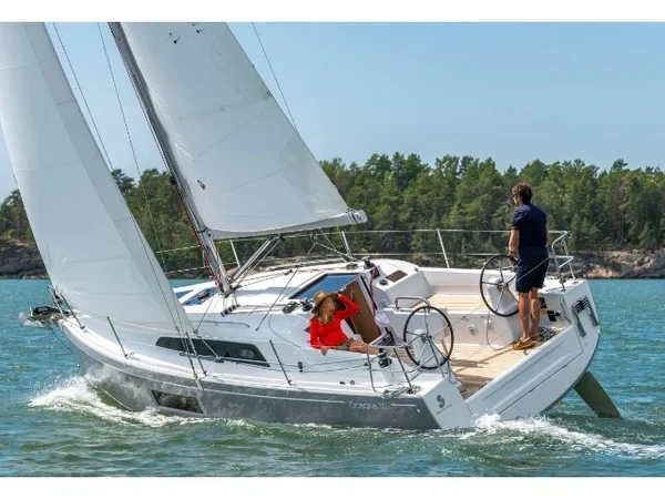 Oceanis 30.1 - Boatscribe.com