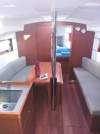Oceanis 35 - Boatscribe.com