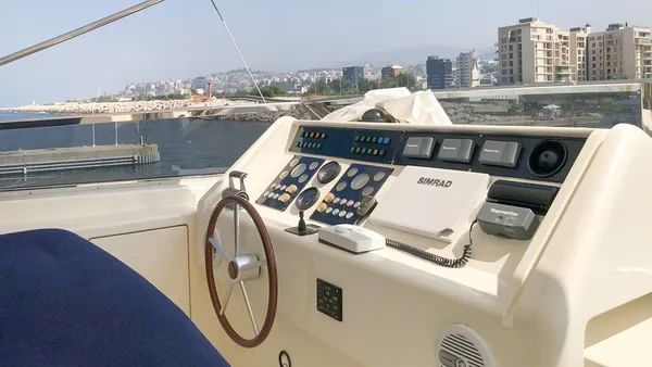 Falcon 86 - Boatscribe.com