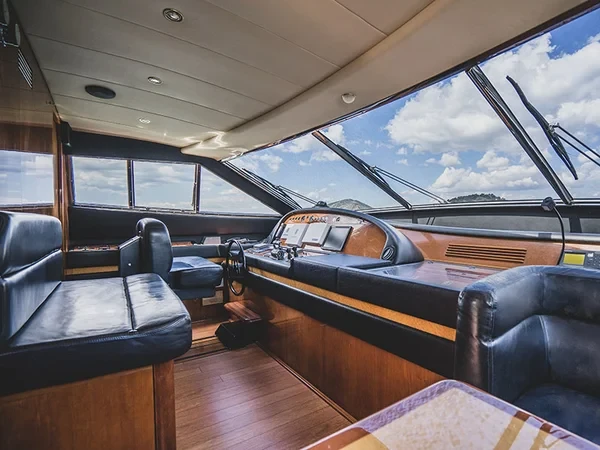 Ferretti 880 - Boatscribe.com