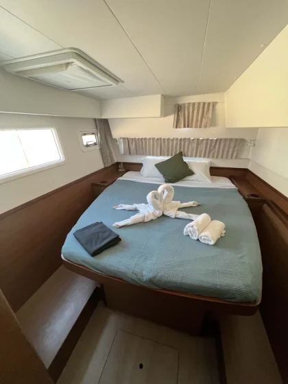 Lagoon 42 - Boatscribe.com