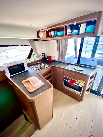 Lagoon 42 - Boatscribe.com