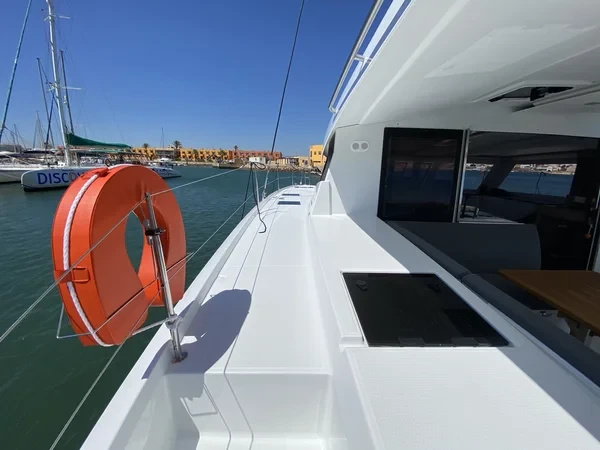 Isla 40 - Boatscribe.com