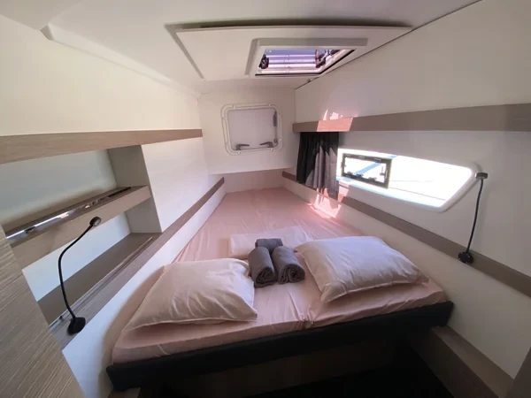 Isla 40 - Boatscribe.com