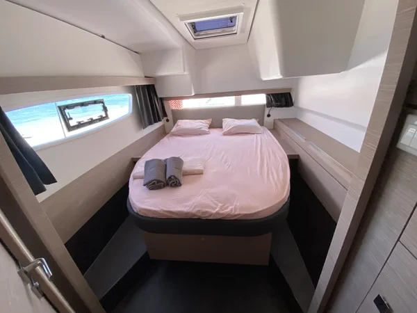 Isla 40 - Boatscribe.com