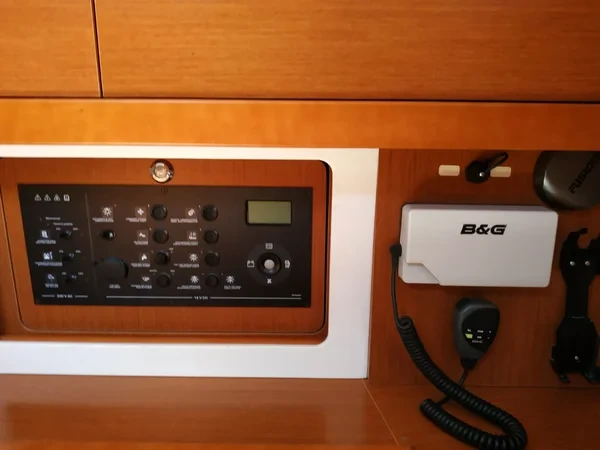 Oceanis 45 - Boatscribe.com