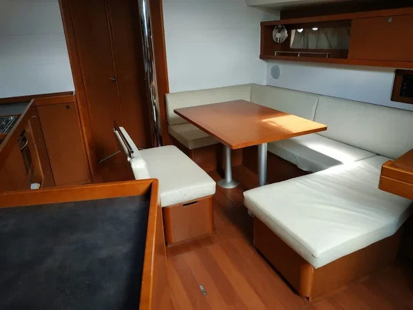 Oceanis 45 - Boatscribe.com