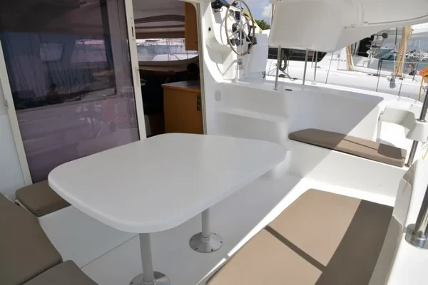 Lipari 41 - Boatscribe.com
