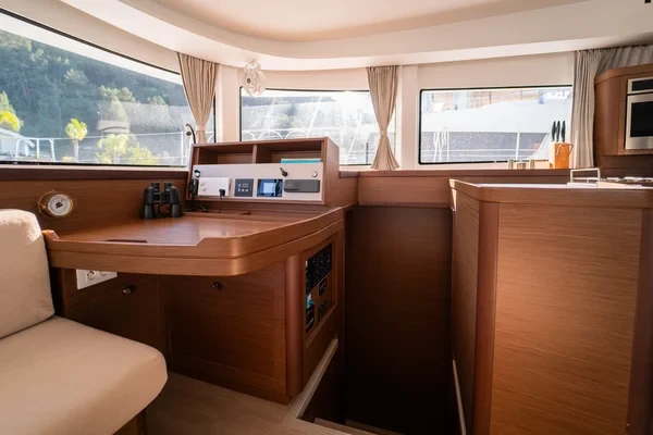 Lagoon 42 - Boatscribe.com