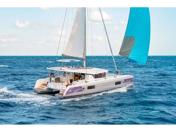 Lagoon 42 - Boatscribe.com