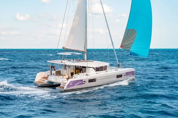 Lagoon 42 - Boatscribe.com