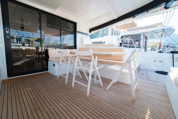 Lagoon 42 - Boatscribe.com
