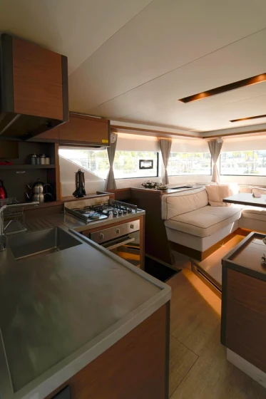 Lagoon 50 - Boatscribe.com