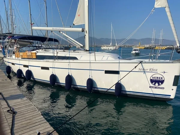 Bavaria 41 Cruiser - Boatscribe.com