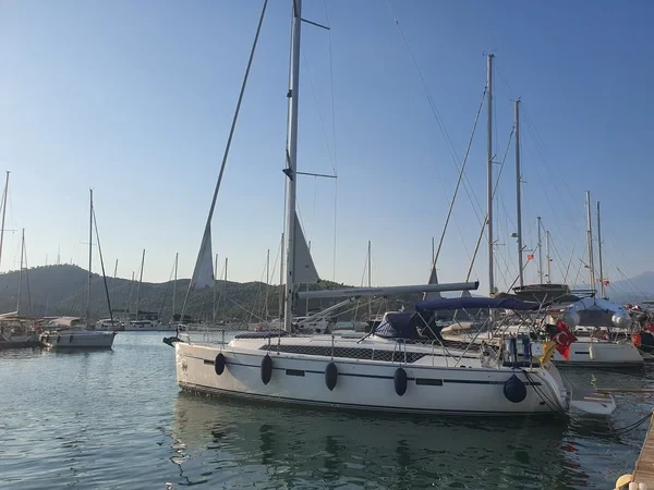 Bavaria 41 Cruiser - Boatscribe.com