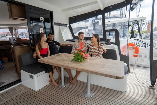 Lagoon 42 - Boatscribe.com