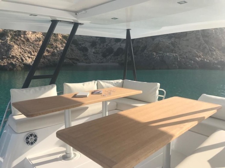 Bali 4.3 MY - Boatscribe.com