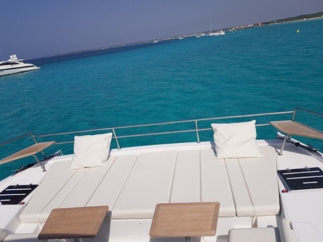 Bali 4.3 MY - Boatscribe.com