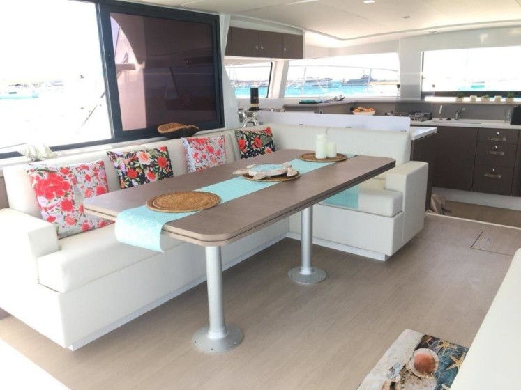 Bali 4.3 MY - Boatscribe.com