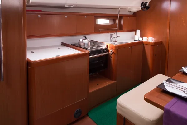 Oceanis 43 - Boatscribe.com