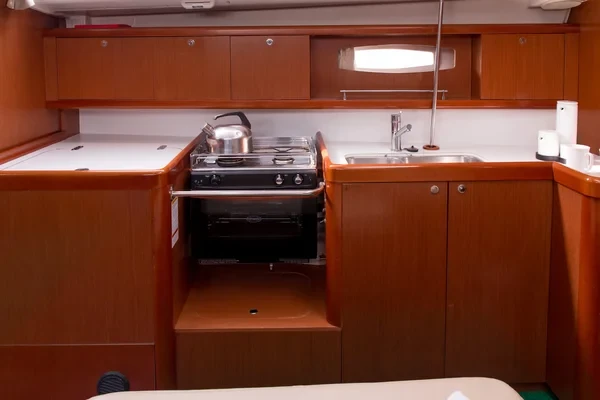 Oceanis 43 - Boatscribe.com