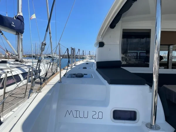 Lagoon 40 - Boatscribe.com