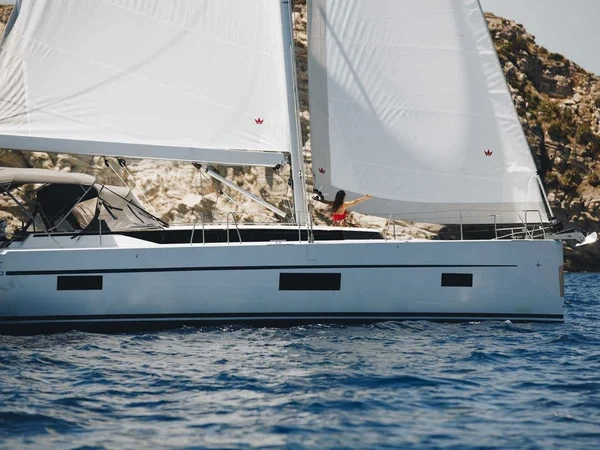 Bavaria C50 - Boatscribe.com