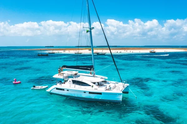 Leopard 48 - Boatscribe.com