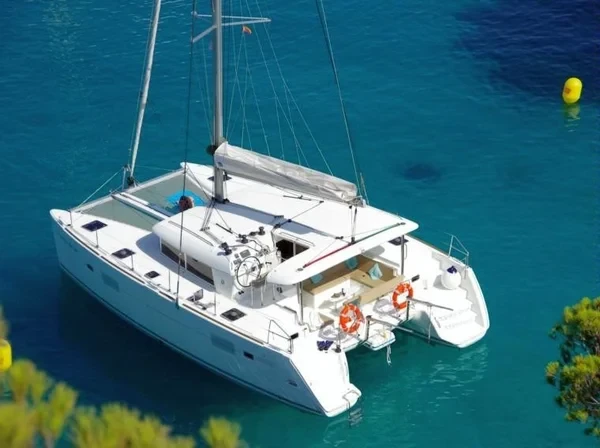 Lagoon 400 S2 - Boatscribe.com