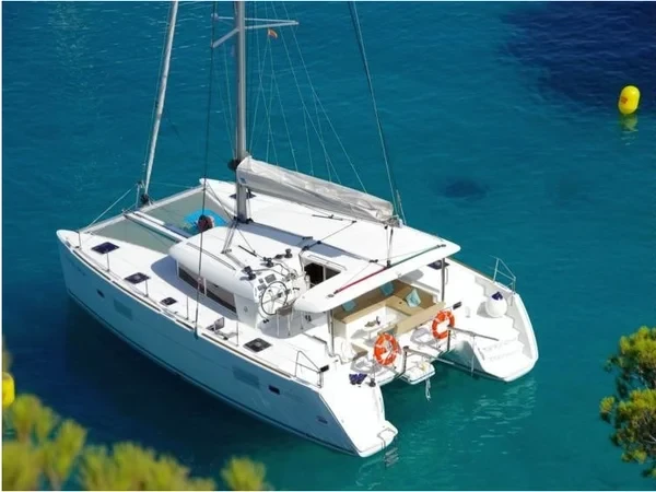 Lagoon 400 S2 - Boatscribe.com