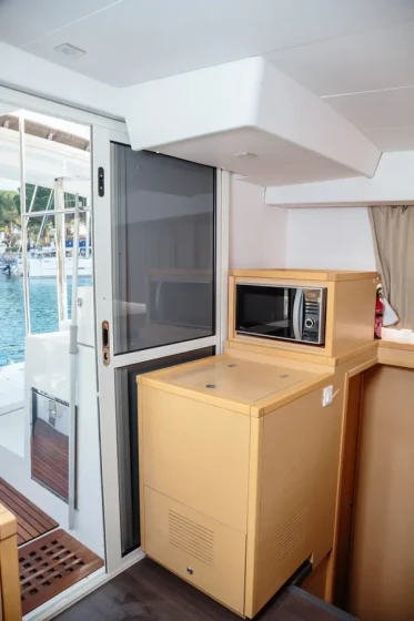 Lagoon 400 S2 - Boatscribe.com