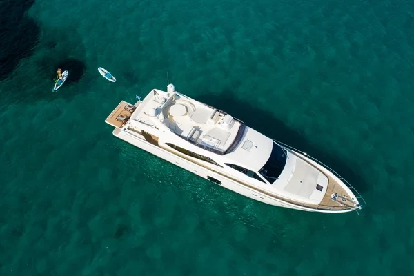 Ferretti 780 - Boatscribe.com