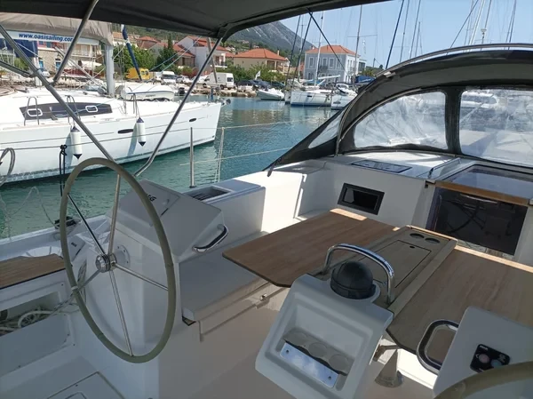Bavaria C45 - Boatscribe.com