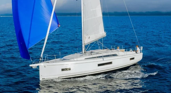 Oceanis 40.1 - Boatscribe.com