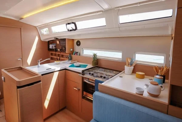 Sun Odyssey 410 - Boatscribe.com